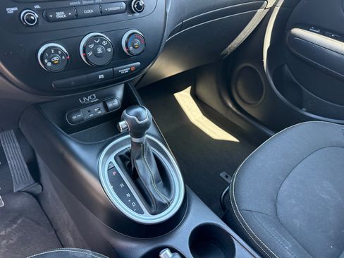 Used 2015 Kia Soul + FWD image 13