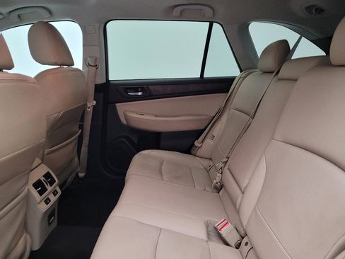 Used 2016 Subaru Outback 3.6R Limited image 18