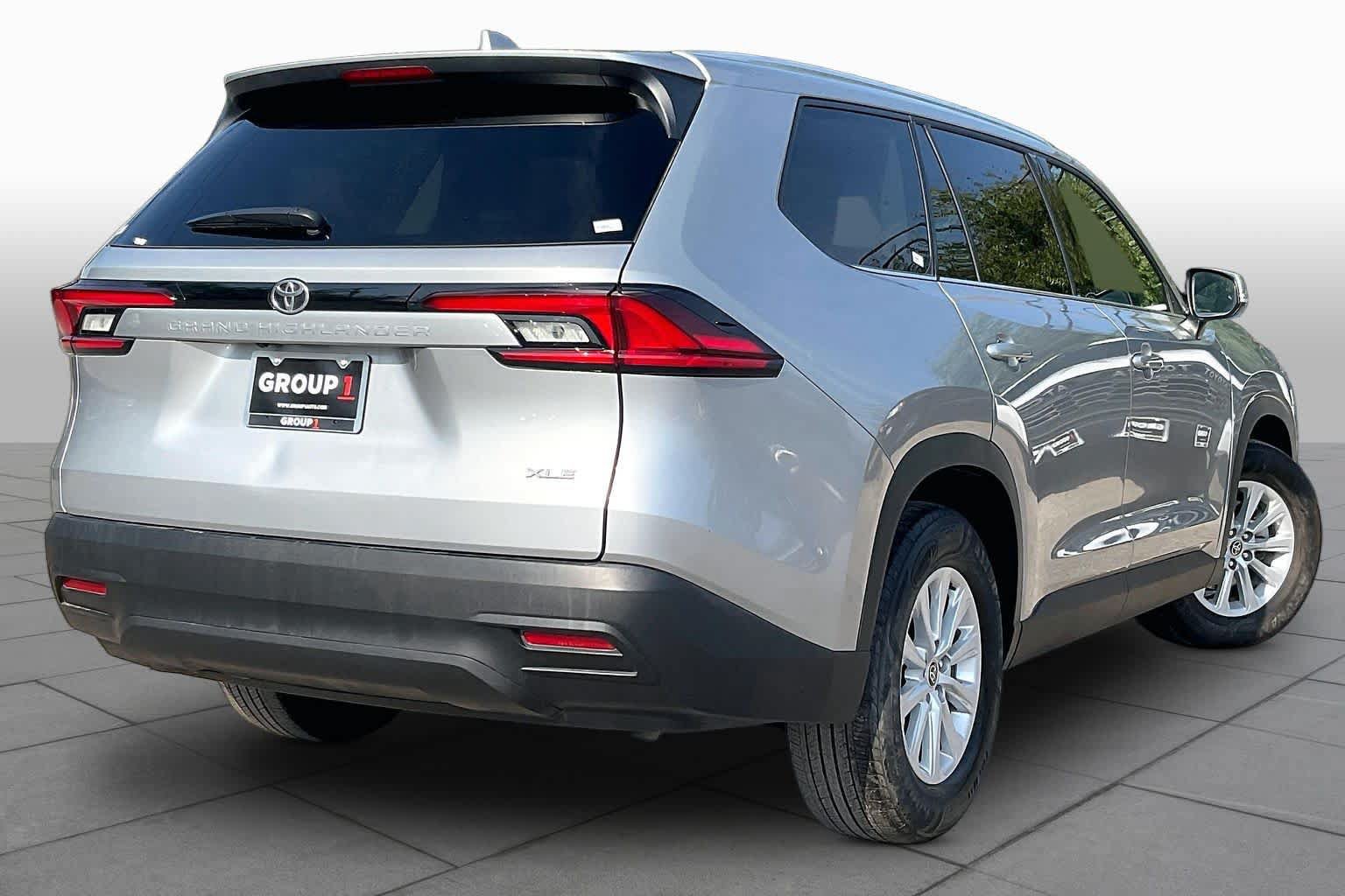 Used 2026 Toyota Grand Highlander FWD image 13