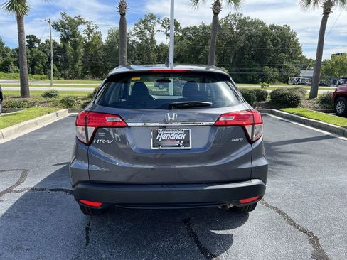 Used 2019 Honda HR-V LX image 9