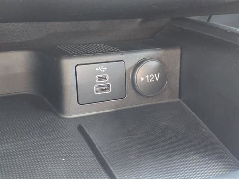 New 2024 Ford Escape SE image 25