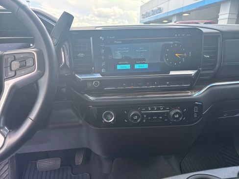 Used 2023 Chevrolet Silverado 1500 LT AWD/4WD image 20