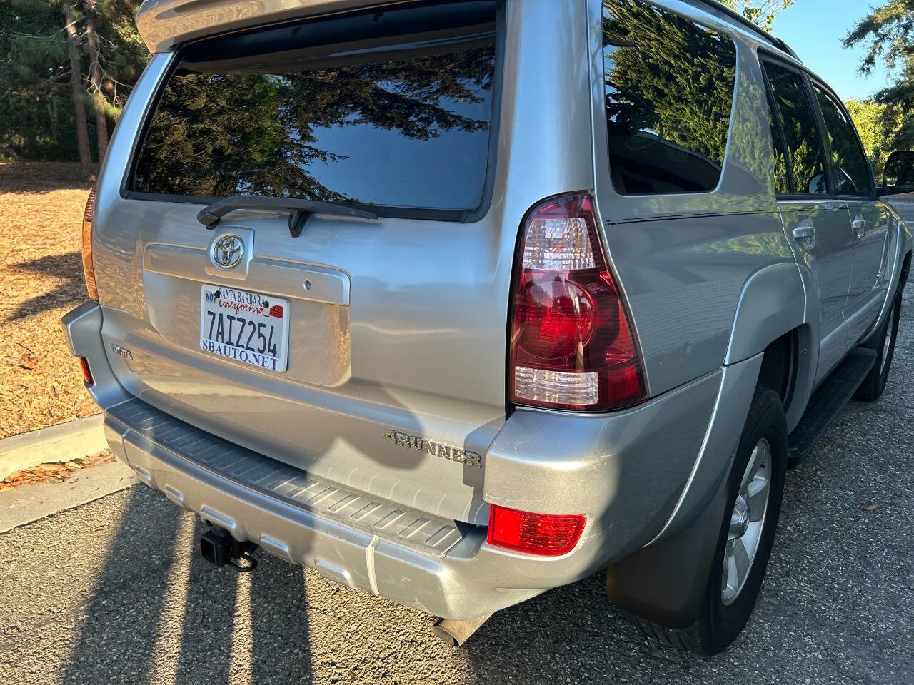 Used 2005 Toyota 4Runner SR5 AWD/4WD image 16