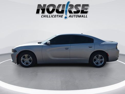 Used 2020 Dodge Charger SXT RWD image 5