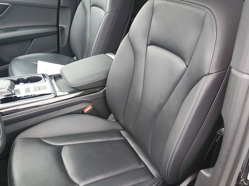 Used 2025 Audi Q7 3.0T Premium Plus AWD/4WD image 11