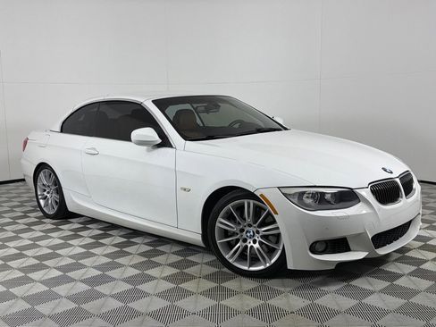 Used 2012 BMW 335i Convertible w/ M Sport Pkg image 11