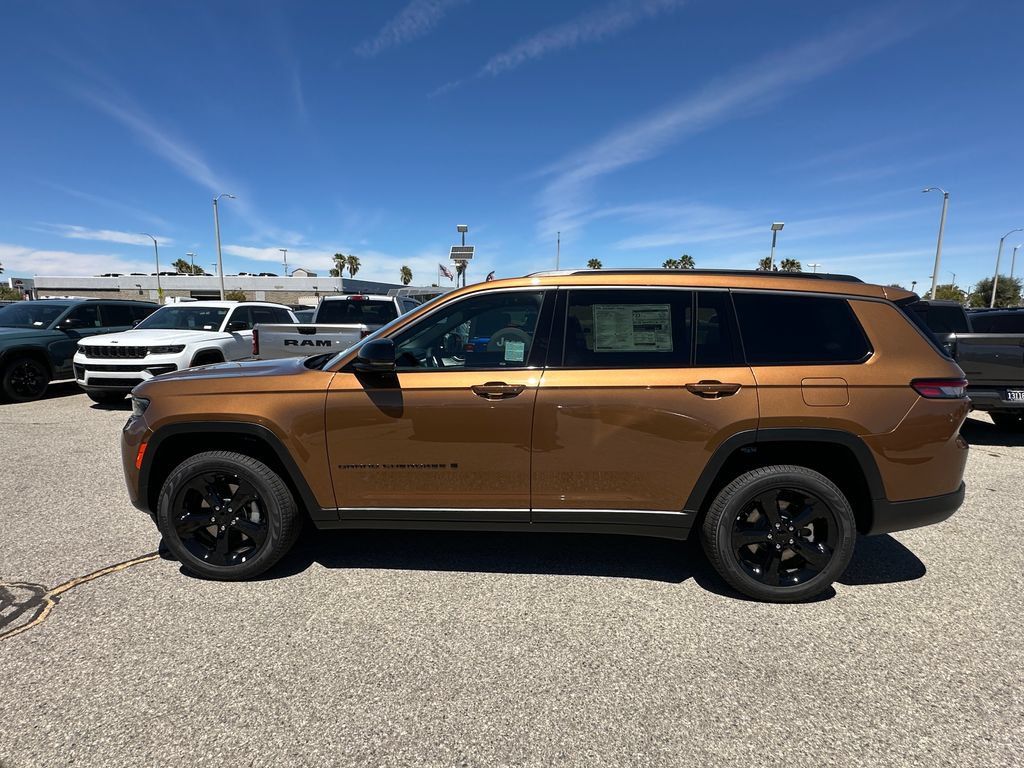 New 2026 Jeep Grand Cherokee L Limited w/ Limited Altitude Package RWD image 3