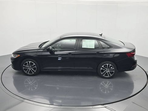Used 2025 Volkswagen Jetta Sport FWD image 35