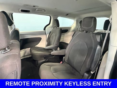 Used 2023 Chrysler Voyager LX FWD image 7