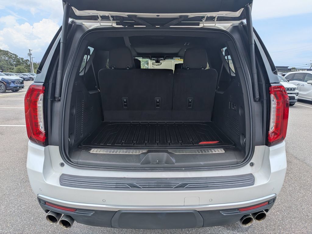 Used 2021 GMC Yukon XL Denali w/ Denali Ultimate Package AWD/4WD image 13