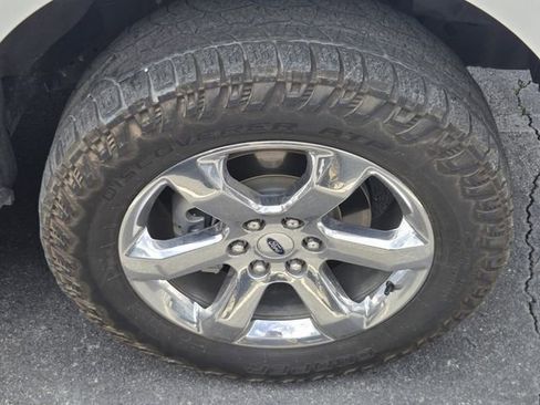 Used 2022 Ford F150 Lariat image 11