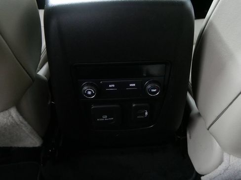 Used 2021 Buick Enclave Essence w/ Sound and Sites Package AWD/4WD image 21