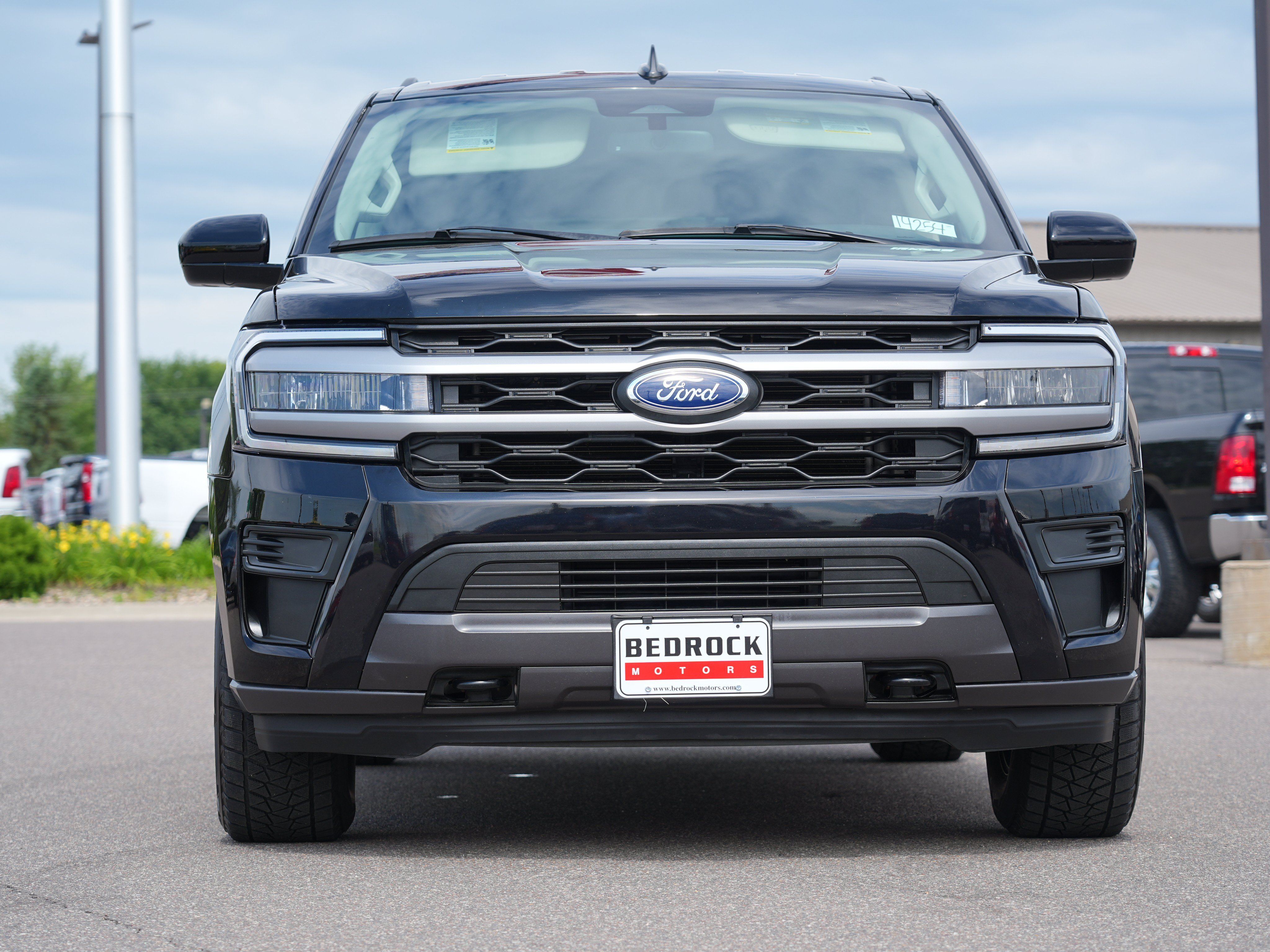 Used 2022 Ford Expedition XLT AWD/4WD image 8