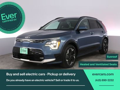 Used 2023 Kia Niro Wave w/ Wave Preserve Package