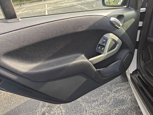 Used 2015 smart fortwo passion image 13