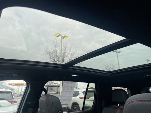 Used 2024 Chevrolet Traverse RS image 11