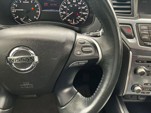 Used 2018 Nissan Pathfinder SL w/ SL Premium Package AWD/4WD image 12