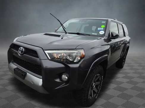 Used 2017 Toyota 4Runner TRD Off-Road w/ Convenience Package image 2