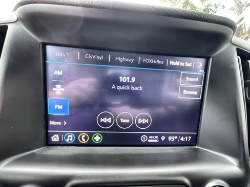 Used 2023 GMC Terrain SLT FWD image 13
