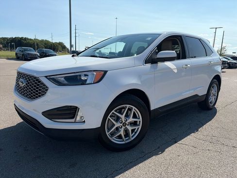 Used 2023 Ford Edge SEL w/ Convenience Package AWD/4WD image 3