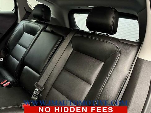 Used 2022 GMC Terrain SLT w/ Tech Package image 16