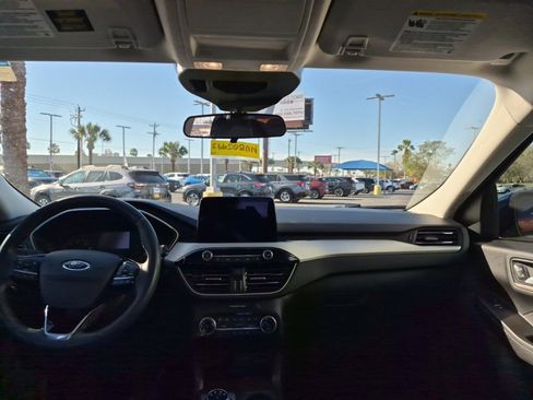 Used 2022 Ford Escape SEL image 11