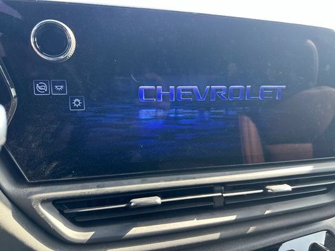 Used 2026 Chevrolet Silverado EV LT AWD/4WD image 9