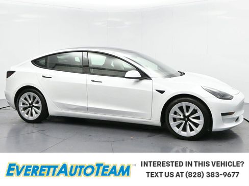 Used 2022 Tesla Model 3 RWD image 1