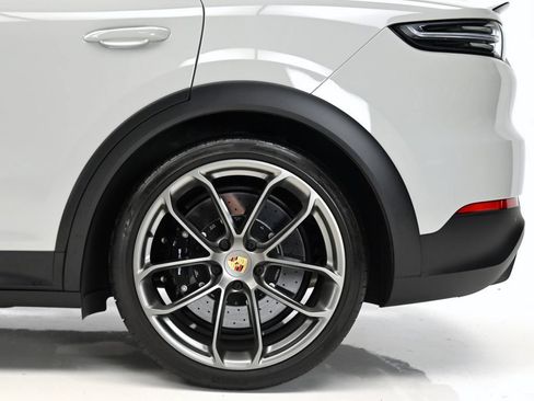 Used 2023 Porsche Cayenne Turbo GT AWD/4WD image 23
