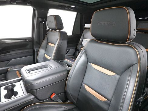 Used 2024 GMC Yukon AT4 w/ Technology Package image 12