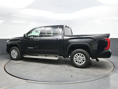 Used 2022 Toyota Tundra SR5 AWD/4WD image 4