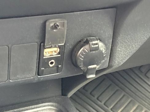 Used 2015 Toyota RAV4 XLE AWD/4WD image 17