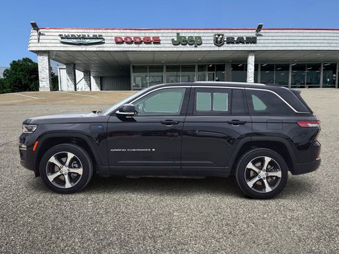 Used 2023 Jeep Grand Cherokee 4WD 4xe w/ Luxury Tech Group II image 3