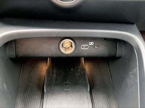 Used 2023 Volvo C40 Recharge Core w/ Climate Package image 37