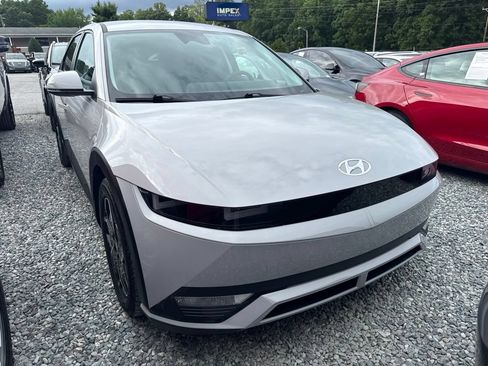 Used 2024 Hyundai Ioniq 5 SE RWD image 2