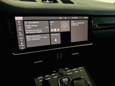 Used 2021 Porsche Cayenne E-Hybrid Coupe AWD/4WD image 19