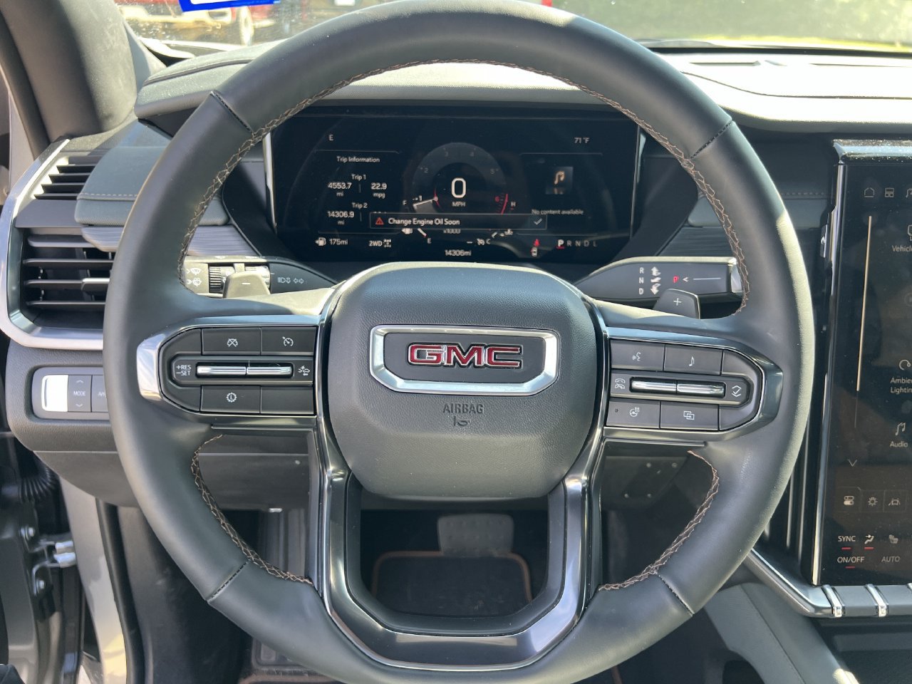 Used 2026 GMC Acadia AT4 w/ Luxury Package AWD/4WD image 6