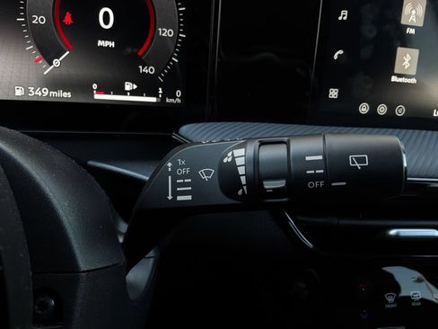Used 2026 Nissan Kicks SR FWD image 41