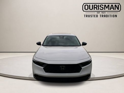 Used 2025 Honda Accord SE image 4