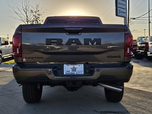 New 2026 RAM 2500 Limited AWD/4WD image 4