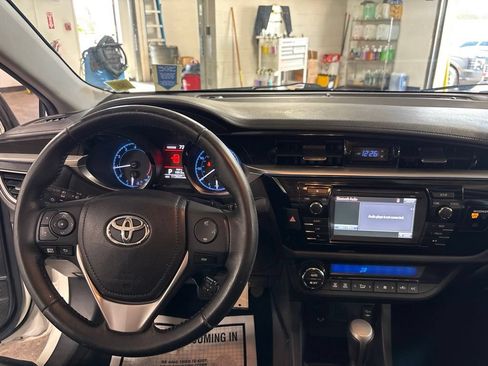Used 2015 Toyota Corolla S FWD image 14