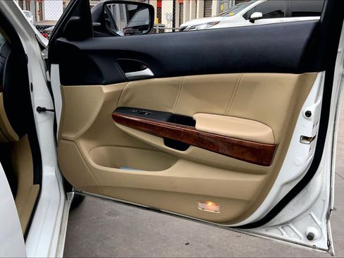 Used 2011 Honda Accord EX-L image 20