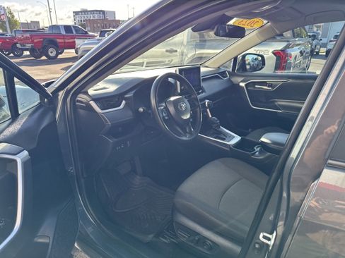 Used 2023 Toyota RAV4 XLE FWD image 2