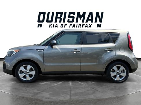 Used 2018 Kia Soul w/ Convenience Package FWD image 3