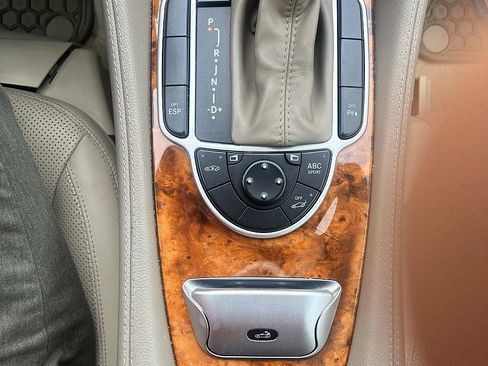 Used 2009 Mercedes-Benz SL 550 image 18