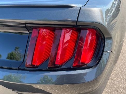 Used 2017 Ford Mustang Coupe RWD image 40
