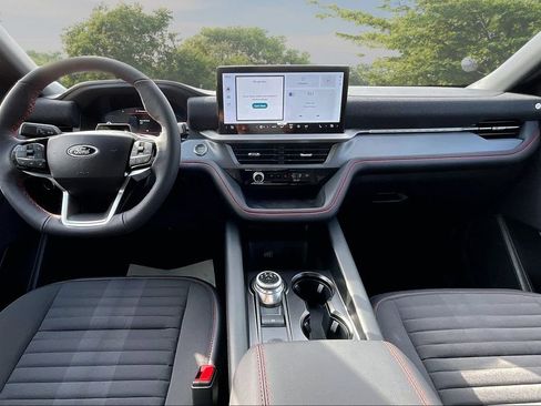 New 2026 Ford Explorer ST-Line w/ ST-Line Street Pack AWD/4WD image 5