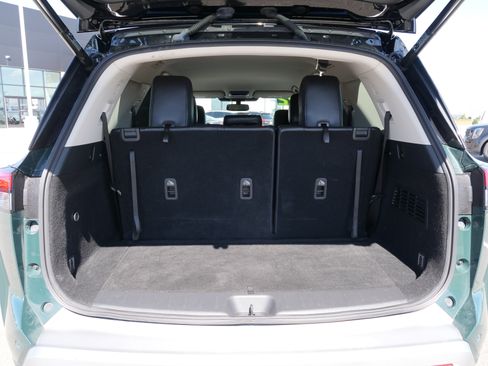 Used 2022 Nissan Pathfinder SL image 14