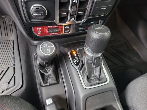 Used 2025 Jeep Gladiator Rubicon w/ Safety Group AWD/4WD image 25