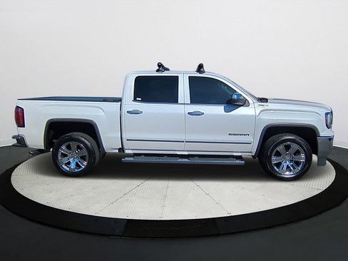 Used 2018 GMC Sierra 1500 SLT image 3